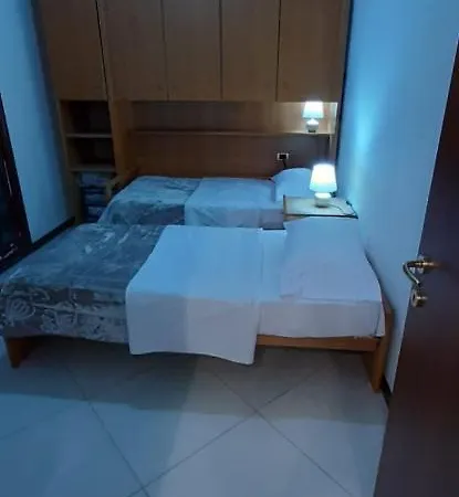 아파트 Vila Kinostudio 티라나